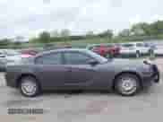 2020 Dodge Charger Police z VIN 2C3CDXKT3LH127511, wystawiony jako IAAI lot #42779533 z przebiegiem 134 886 mil mil oraz . Historia ofert i sprzedaży dostępna na DreamBid. Obrazek 14.
