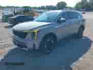 2025 Kia Sorento S z VIN 5XYRLDJC2SG350869, wystawiony jako IAAI lot #42370826 z przebiegiem 5 773 mil mil oraz . Historia ofert i sprzedaży dostępna na DreamBid. Obrazek 18.