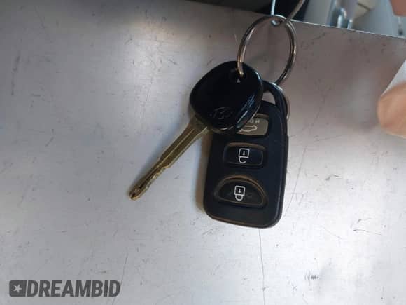 2013 Hyundai Elantra GLS with VIN KMHDH4AE7DU566193, listed as a IAAI auction lot 42913108 with 170,033 mi miles and . Bid and sale history available at DreamBid. Image 11.