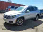 2017 Volkswagen Tiguan Wolfsburg Edition с VIN WVGRV7AX6HK008936, выставлен на аукционе IAAI как лот 42666910 с пробегом 101 775 миль миль и . История ставок и продаж доступна на DreamBid. Изображение 2.