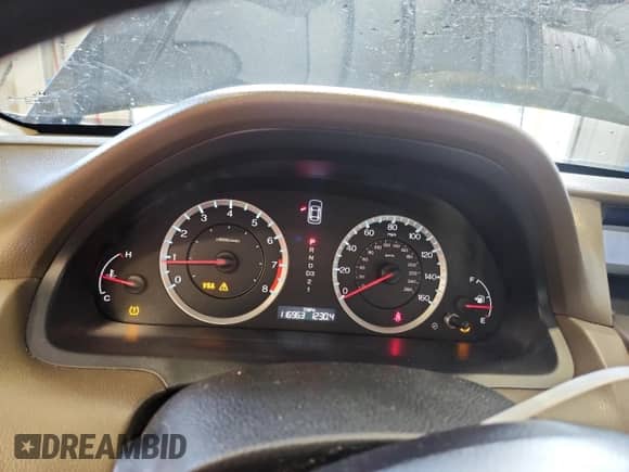 2010 Honda Accord LX-P z VIN 1HGCP2F4XAA075638, wystawiony jako Copart lot #82460965 z przebiegiem 116 963 mil mil oraz Czysty tytuł • Clean title. Historia ofert i sprzedaży dostępna na DreamBid. Obrazek 9.