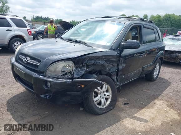 2008 Hyundai Tucson SE with VIN KM8JN72D68U741588, listed as a IAAI auction lot 42547056 with 134,511 mi miles and . Bid and sale history available at DreamBid. Image 18.