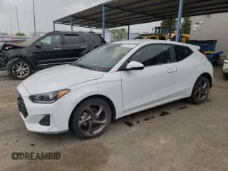 2019 Hyundai Veloster 2.0 с VIN KMHTG6AF5KU017723, выставлен на аукционе Copart как лот 51061855 с пробегом 41 156 миль миль и На запчасти • Non repairable. История ставок и продаж доступна на DreamBid. Изображение 1.