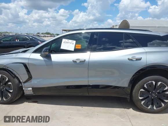 2024 Chevrolet Blazer EV eAWD RS z VIN 3GNKDCRJ8RS164121, wystawiony jako IAAI lot #42597374 z przebiegiem 7 037 mil mil oraz . Historia ofert i sprzedaży dostępna na DreamBid. Obrazek 15.