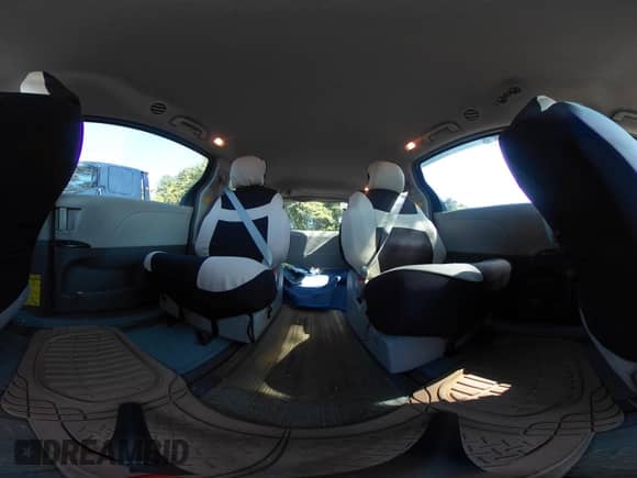 2012 Toyota Sienna z VIN 5TDZK3DCXCS196344, wystawiony jako IAAI lot #43257720 z przebiegiem 209 133 mil mil oraz . Historia ofert i sprzedaży dostępna na DreamBid. Obrazek 20.