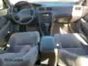 2000 Toyota Camry LE z VIN JT2BG22K5Y0470771, wystawiony jako Copart lot #81724865 z przebiegiem 121 048 mil mil oraz Szkoda całkowita • Salvage title. Historia ofert i sprzedaży dostępna na DreamBid. Obrazek 8.