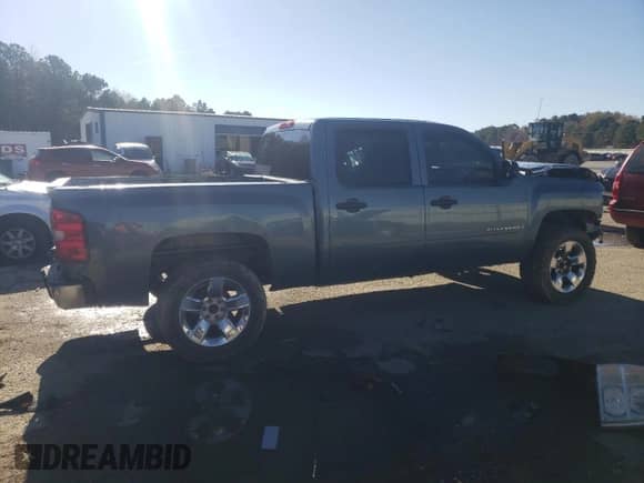 2007 Chevrolet Silverado 1500 1LT with VIN 2GCEC130571691250, listed as a Copart auction lot 85279254 with 105,573 mi miles and Salvage title. Bid and sale history available at DreamBid. Image 3.
