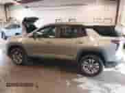2025 Chevrolet Equinox FWD LT с VIN 3GNAXHEG1SL294851, выставлен на аукционе IAAI как лот 43031352 с пробегом 2 608 миль миль и . История ставок и продаж доступна на DreamBid. Изображение 14.