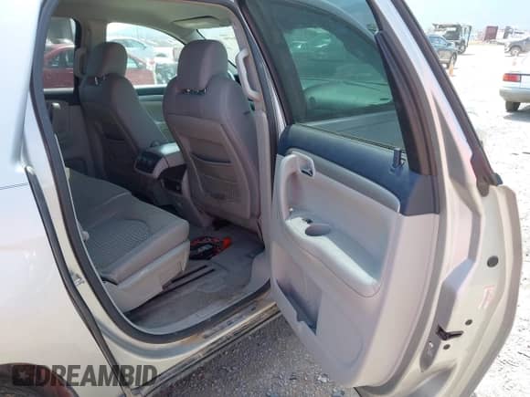 2007 Saturn Outlook XE с VIN 5GZEV13717J114890, выставлен на аукционе IAAI как лот 42976490 с пробегом 200 817 миль миль и . История ставок и продаж доступна на DreamBid. Изображение 8.