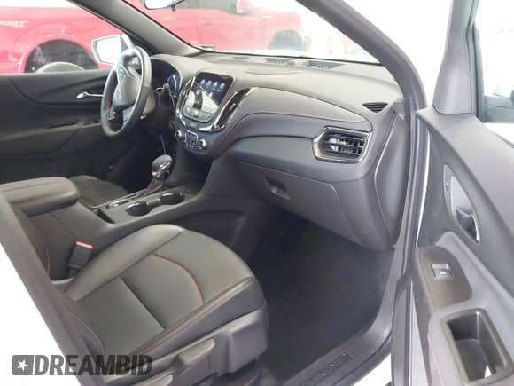 2024 Chevrolet Equinox RS z VIN 3GNAXMEG3RL333328, wystawiony jako IAAI lot #42595106 z przebiegiem 22 639 mil mil oraz . Historia ofert i sprzedaży dostępna na DreamBid. Obrazek 5.