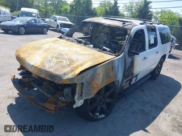 2009 Chevrolet Suburban LTZ z VIN 1GNFK36339R200149, wystawiony jako IAAI lot #42385935 z przebiegiem Nie podano mil oraz . Historia ofert i sprzedaży dostępna na DreamBid. Obrazek 2.