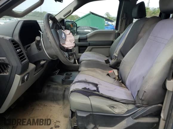 2016 Ford F-150 XL z VIN 1FTFX1EF4GKF59848, wystawiony jako Copart lot #82116385 z przebiegiem 163 477 mil mil oraz Szkoda całkowita • Salvage title. Historia ofert i sprzedaży dostępna na DreamBid. Obrazek 7.