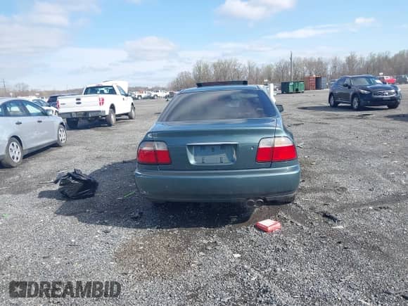 1997 Honda Accord с VIN 1HGCE6644VA000484, выставлен на аукционе IAAI как лот 41932686 с пробегом 110 927 миль миль и . История ставок и продаж доступна на DreamBid. Изображение 16.