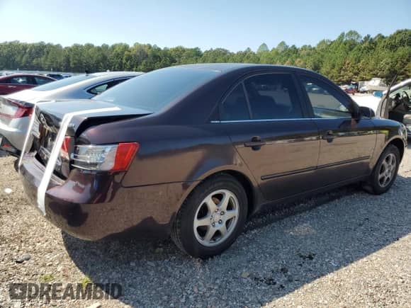 2006 Hyundai Sonata GLS с VIN KMHEU46C76A145697, выставлен на аукционе Copart как лот 81226965 с пробегом 236 028 миль миль и Списание • Salvage title. История ставок и продаж доступна на DreamBid. Изображение 3.