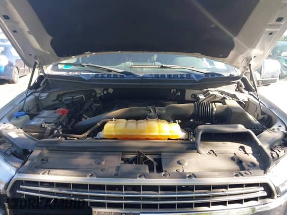 2018 Ford F-150 XL z VIN 1FTEW1EG7JFC51158, wystawiony jako IAAI lot #43347828 z przebiegiem 65 574 mil mil oraz . Historia ofert i sprzedaży dostępna na DreamBid. Obrazek 10.