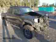 2017 Toyota Tacoma SR5 z VIN 3TMCZ5AN7HM089004, wystawiony jako IAAI lot #43401587 z przebiegiem 103 356 mil mil oraz . Historia ofert i sprzedaży dostępna na DreamBid. Obrazek 1.