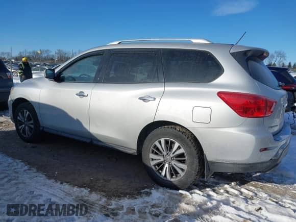 2017 Nissan Pathfinder SV with VIN 5N1DR2MM9HC678395, listed as a IAAI auction lot 41607798 with 190,996 mi miles and . Bid and sale history available at DreamBid. Image 14.