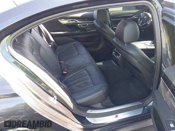 2019 BMW 7 Series 740i с VIN WBA7E2C57KB454950, выставлен на аукционе IAAI как лот 43163381 с пробегом 100 798 миль миль и . История ставок и продаж доступна на DreamBid. Изображение 8.