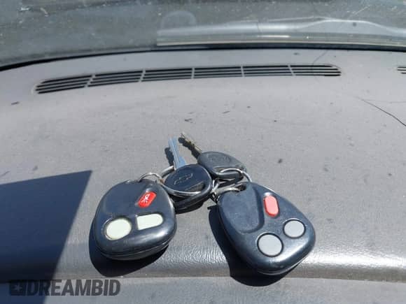 2004 Chevrolet Suburban LS z VIN 3GNGK26U94G237545, wystawiony jako IAAI lot #42331246 z przebiegiem 373 569 mil mil oraz . Historia ofert i sprzedaży dostępna na DreamBid. Obrazek 11.