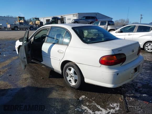 2004 Chevrolet Malibu Classic with VIN 1G1ND52F84M705659, listed as a IAAI auction lot 41313723 with 287,702 mi miles and . Bid and sale history available at DreamBid. Image 3.