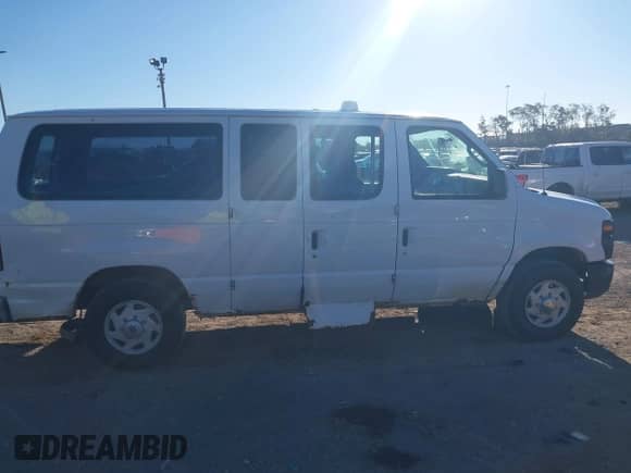 2014 Ford Econoline Cargo Commercial с VIN 1FTNE1EL0EDA28705, выставлен на аукционе IAAI как лот 43460522 с пробегом 357 506 миль миль и . История ставок и продаж доступна на DreamBid. Изображение 13.