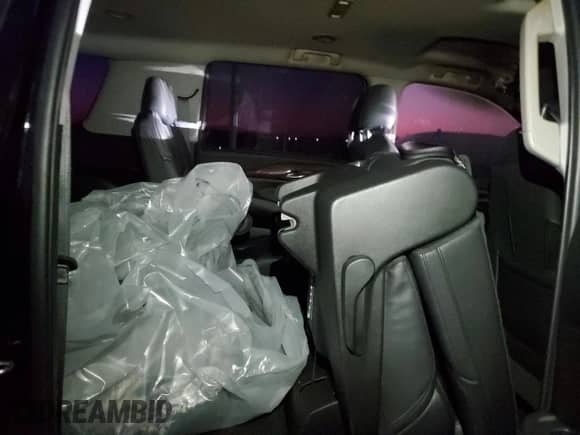 2019 Cadillac Escalade ESV z VIN 1GYS3GKJ1KR154028, wystawiony jako Copart lot #83409884 z przebiegiem Nie podano mil oraz Szkoda całkowita • Salvage title. Historia ofert i sprzedaży dostępna na DreamBid. Obrazek 11.