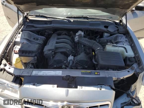 2006 Chrysler 300 with VIN 2C3KA43R86H169845, listed as a Copart auction lot 61271765 with 183,366 mi miles and Salvage title. Bid and sale history available at DreamBid. Image 11.