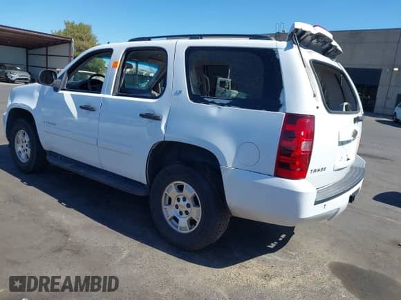 2009 Chevrolet Tahoe Commercial with VIN 1GNFK13049R106747, listed as a IAAI auction lot 42922952 with 229,240 mi miles and . Bid and sale history available at DreamBid. Image 3.