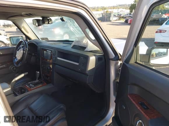 2008 Jeep Commander Limited z VIN 1J8HG58218C196860, wystawiony jako IAAI lot #43350853 z przebiegiem 145 748 mil mil oraz . Historia ofert i sprzedaży dostępna na DreamBid. Obrazek 5.