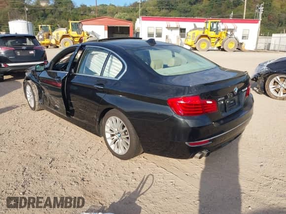 2014 BMW 5 Series 528i xDrive с VIN WBA5A7C56ED615541, выставлен на аукционе IAAI как лот 43364675 с пробегом 156 000 миль миль и . История ставок и продаж доступна на DreamBid. Изображение 3.