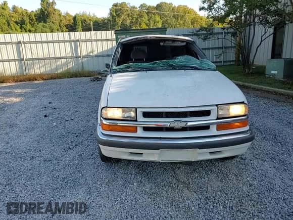 2001 Chevrolet Blazer LT with VIN 1GNDT13W61K200876, listed as a Copart auction lot 84407955 with 227,653 mi miles and Salvage title. Bid and sale history available at DreamBid. Image 14.