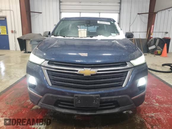 2022 Chevrolet Traverse LS z VIN 1GNEVFKW6NJ127551, wystawiony jako Copart lot #88359315 z przebiegiem 54 661 mil mil oraz Szkoda całkowita • Salvage title. Historia ofert i sprzedaży dostępna na DreamBid. Obrazek 5.