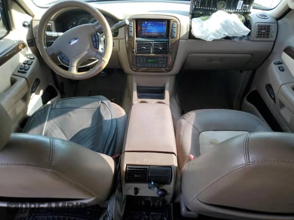 2003 Ford Explorer Eddie Bauer z VIN 1FMZU74W83UB86477, wystawiony jako Copart lot #70589215 z przebiegiem 188 799 mil mil oraz Szkoda całkowita • Salvage title. Historia ofert i sprzedaży dostępna na DreamBid. Obrazek 8.