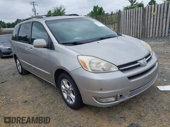 2005 Toyota Sienna XLE z VIN 5TDZA22C25S266616, wystawiony jako IAAI lot #42740146 z przebiegiem 174 213 mil mil oraz . Historia ofert i sprzedaży dostępna na DreamBid. Obrazek 1.