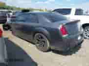 2021 Chrysler 300 S z VIN 2C3CCABT9MH515876, wystawiony jako IAAI lot #43245438 z przebiegiem 45 238 mil mil oraz . Historia ofert i sprzedaży dostępna na DreamBid. Obrazek 3.