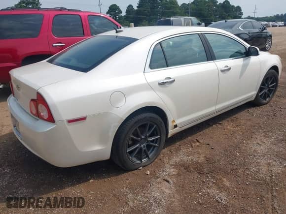 2010 Chevrolet Malibu LTZ with VIN 1G1ZE5EB0AF208175, listed as a IAAI auction lot 43101681 with 196,652 mi miles and . Bid and sale history available at DreamBid. Image 4.