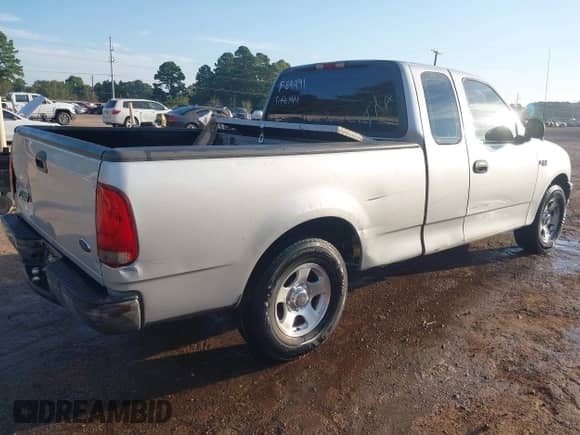 2001 Ford F-150 XL с VIN 1FTZX17291KF84291, выставлен на аукционе IAAI как лот 43377270 с пробегом Не указан миль и . История ставок и продаж доступна на DreamBid. Изображение 4.