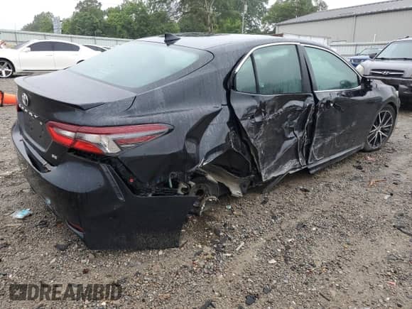 2021 Toyota Camry SE z VIN 4T1S11AK4MU543468, wystawiony jako Copart lot #60939165 z przebiegiem 30 311 mil mil oraz Szkoda całkowita • Salvage title. Historia ofert i sprzedaży dostępna na DreamBid. Obrazek 3.
