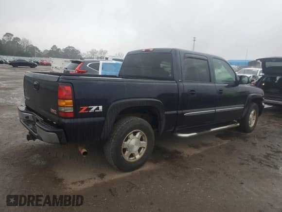 2005 GMC Sierra 1500 SLE z VIN 2GTEK13T351237413, wystawiony jako Copart lot #88888335 z przebiegiem 218 093 mil mil oraz Szkoda całkowita • Salvage title. Historia ofert i sprzedaży dostępna na DreamBid. Obrazek 3.