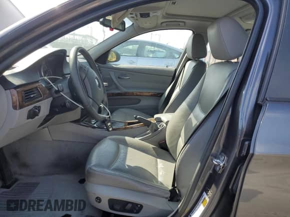 2006 BMW 3 Series 325i с VIN WBAVB13576KX49823, выставлен на аукционе Copart как лот 86594605 с пробегом 309 025 миль миль и Списание • Salvage title. История ставок и продаж доступна на DreamBid. Изображение 7.