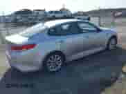 2018 Kia Optima LX с VIN 5XXGT4L35JG259165, выставлен на аукционе IAAI как лот 43556117 с пробегом 141 654 миль миль и . История ставок и продаж доступна на DreamBid. Изображение 4.