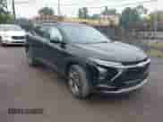 2025 Chevrolet Trax LT с VIN KL77LHEP2SC063688, выставлен на аукционе IAAI как лот 42867909 с пробегом 8 193 миль миль и . История ставок и продаж доступна на DreamBid. Изображение 1.