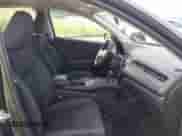 2022 Honda HR-V LX z VIN 3CZRU6H33NM761780, wystawiony jako IAAI lot #42834894 z przebiegiem 15 312 mil mil oraz . Historia ofert i sprzedaży dostępna na DreamBid. Obrazek 5.