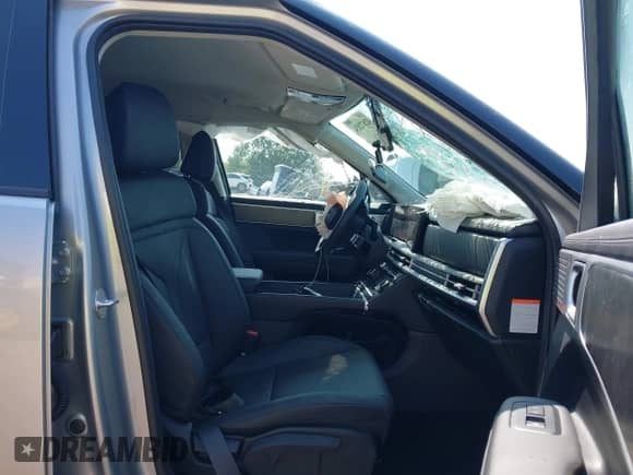 2025 Hyundai Santa Fe SEL with VIN 5NMP2DG13SH044625, listed as a IAAI auction lot 42872034 with 910 mi miles and . Bid and sale history available at DreamBid. Image 5.