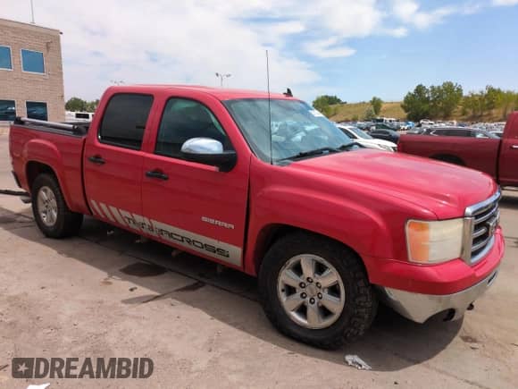 2013 GMC Sierra 1500 SLE z VIN 3GTP2VE72DG106382, wystawiony jako Copart lot #67678405 z przebiegiem 109 115 mil mil oraz Szkoda całkowita • Salvage title. Historia ofert i sprzedaży dostępna na DreamBid. Obrazek 4.