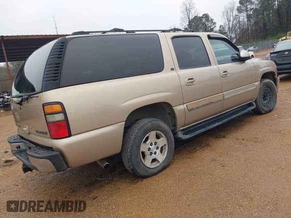 2005 Chevrolet Suburban LT with VIN 1GNEC16Z65J176911, listed as a IAAI auction lot 41418467 with 284,252 mi miles and . Bid and sale history available at DreamBid. Image 4.