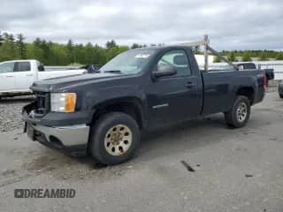 2011 GMC Sierra 1500 Work Truck z VIN 1GTN2TEX1BZ348489, wystawiony jako Copart lot #57562715 z przebiegiem 118 526 mil mil oraz Szkoda całkowita • Salvage title. Historia ofert i sprzedaży dostępna na DreamBid. Obrazek 1.