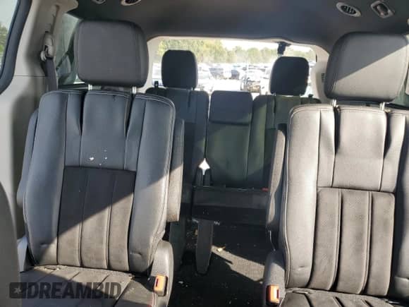 2019 Dodge Grand Caravan SXT z VIN 2C4RDGCG8KR707952, wystawiony jako Copart lot #80680925 z przebiegiem 168 059 mil mil oraz Szkoda całkowita • Salvage title. Historia ofert i sprzedaży dostępna na DreamBid. Obrazek 10.