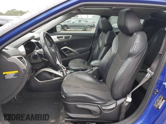 2012 Hyundai Veloster w/Red Int z VIN KMHTC6AD3CU032412, wystawiony jako Copart lot #67560325 z przebiegiem 138 827 mil mil oraz Szkoda całkowita • Salvage title. Historia ofert i sprzedaży dostępna na DreamBid. Obrazek 7.