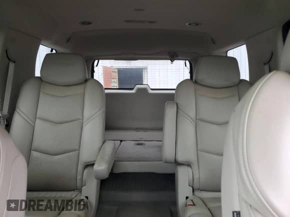 2020 Cadillac Escalade Luxury с VIN 1GYS4BKJ5LR223658, выставлен на аукционе Copart как лот 59128845 с пробегом Не указан миль и Списание • Salvage title. История ставок и продаж доступна на DreamBid. Изображение 10.